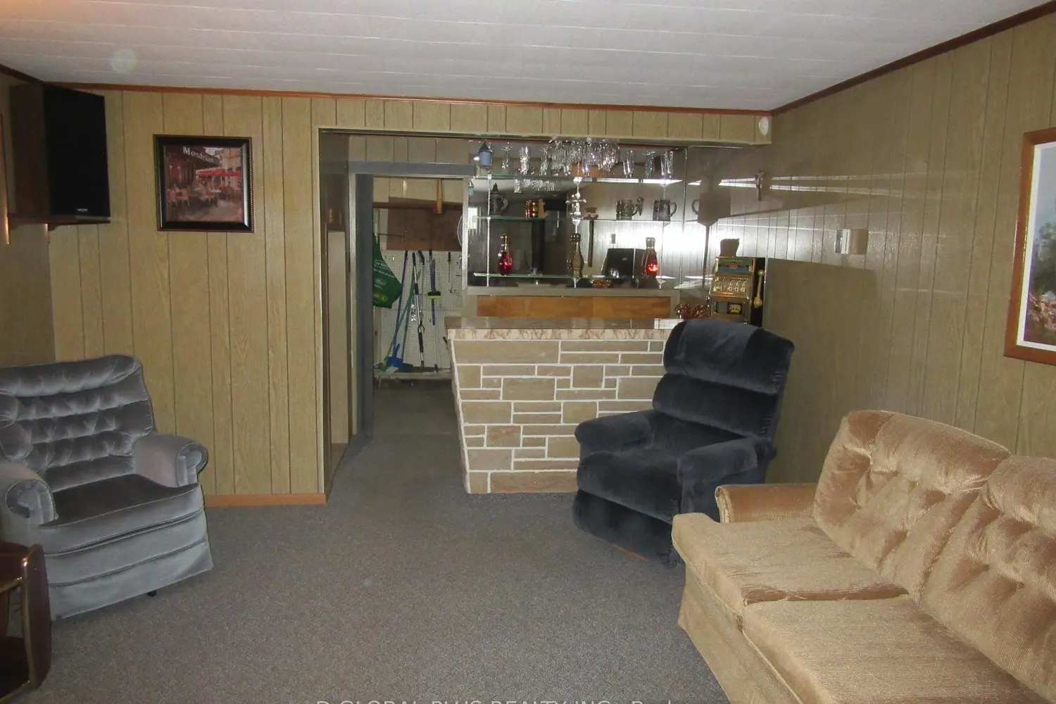 Additional image 10 of 438 Beach Avenue