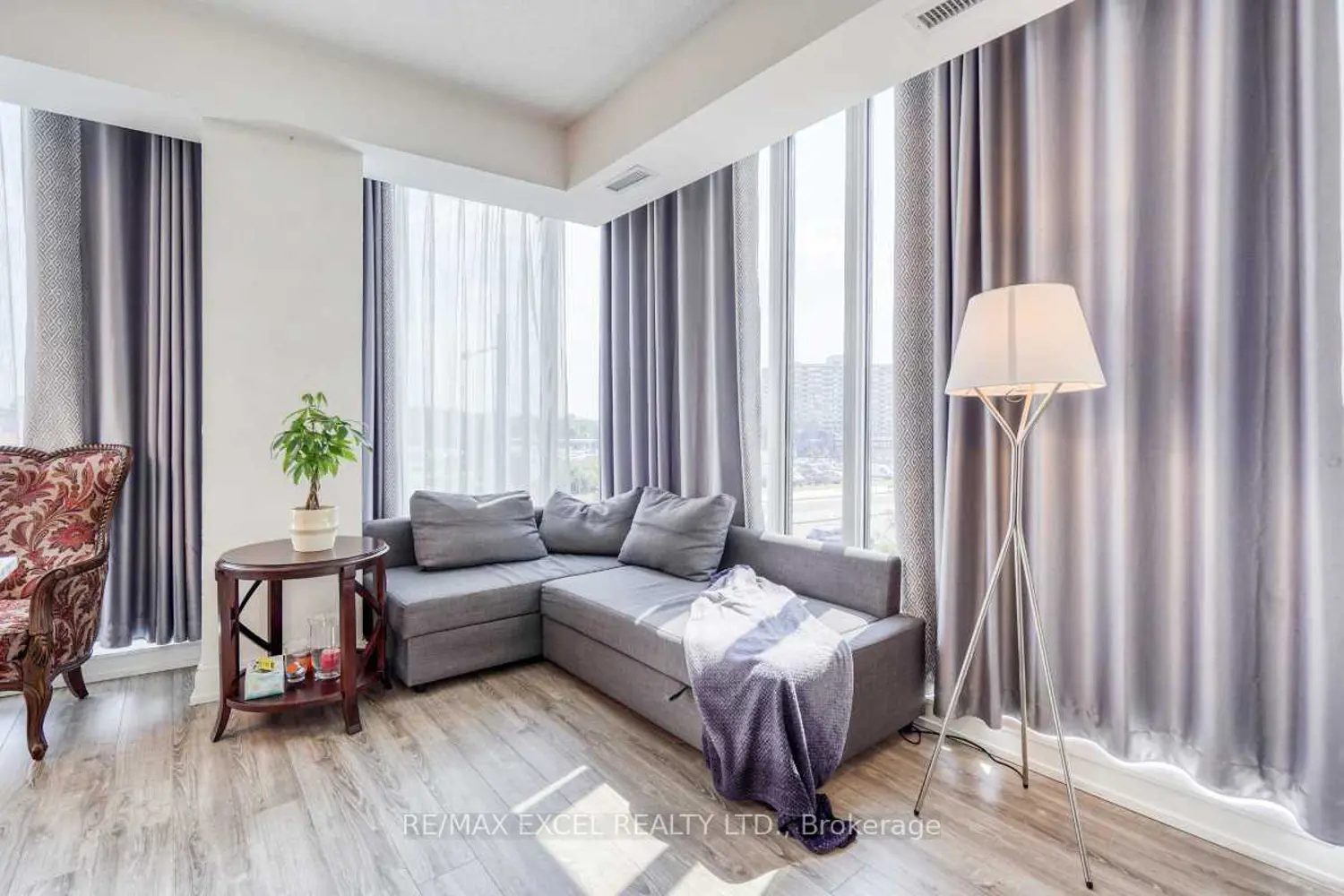 Additional image 5 of 9608 Yonge Street 202A