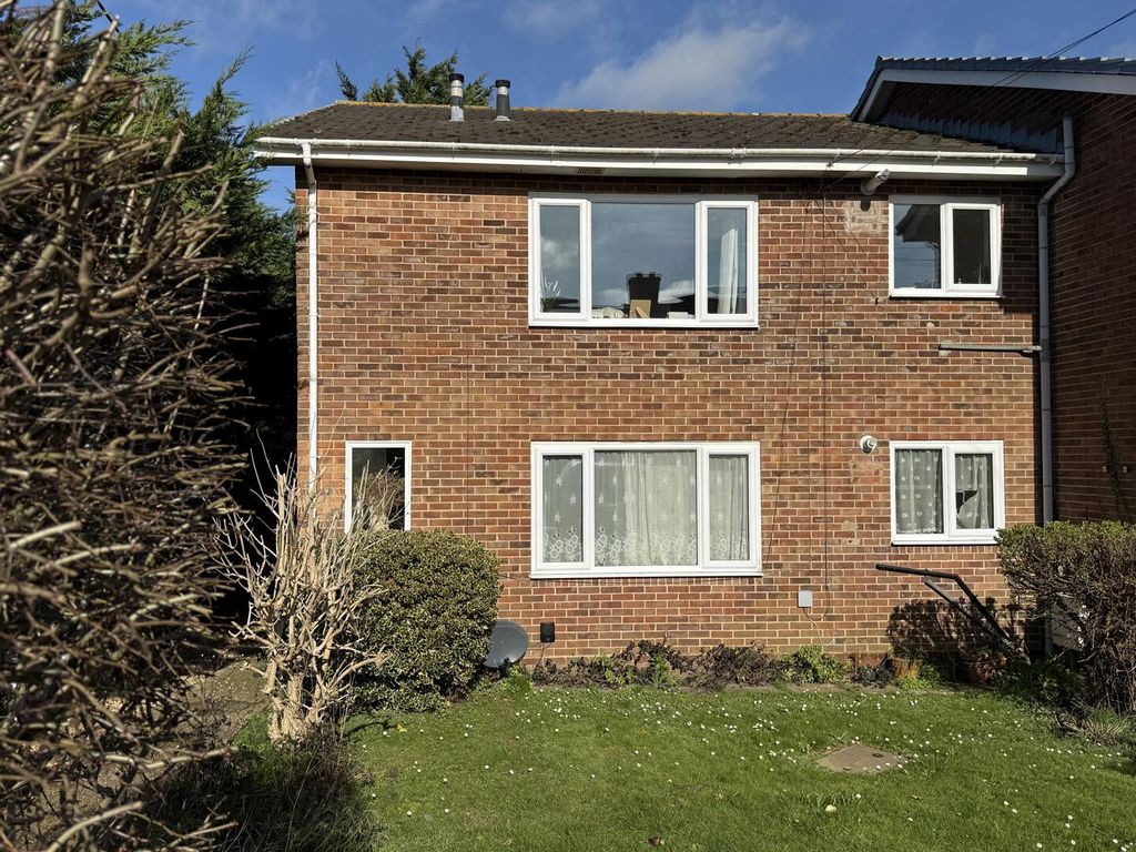 2 bed maisonette for saleThe Hollows, Newport PO30