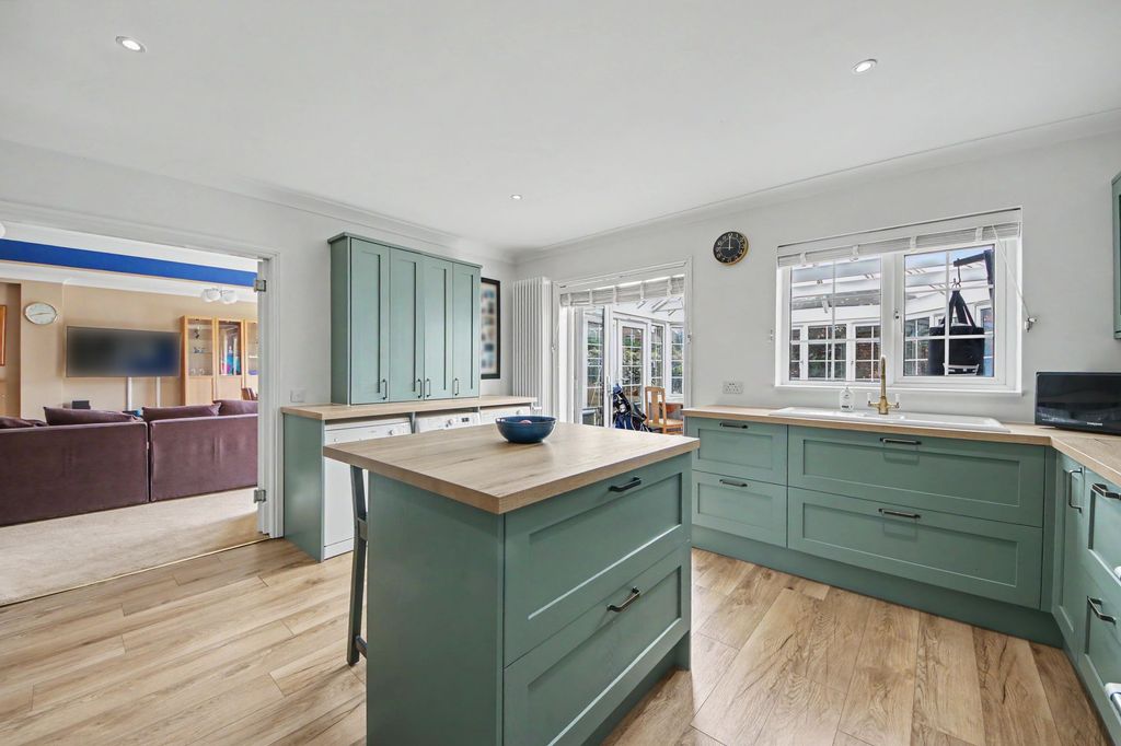 Additional image 10 of 4 bed detached bungalow for saleHeathfield Road, Sholing SO19