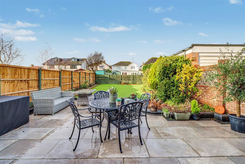 Additional image 5 of 4 bed detached house for saleSwan Lane, Wickford SS11