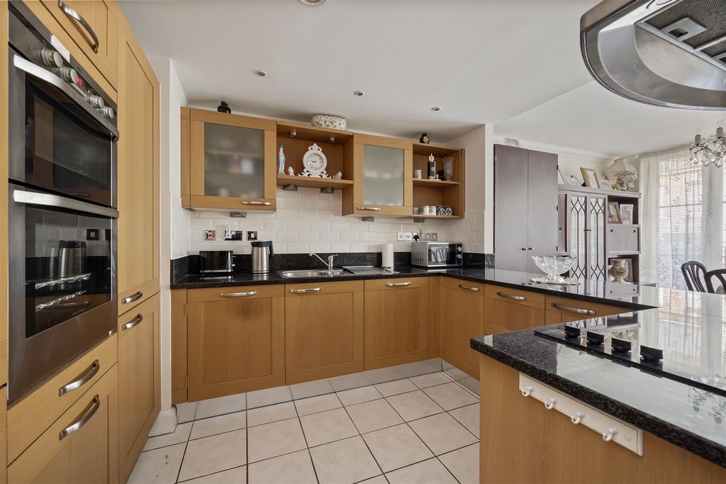Additional image 2 of 2 bed flat for saleSteyne Gardens, Worthing BN11