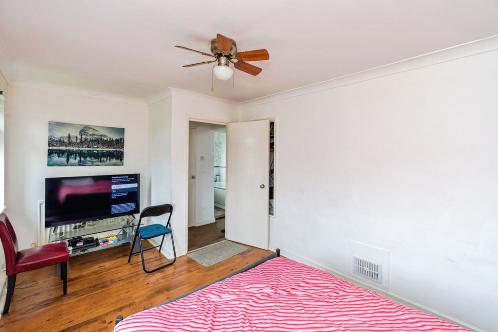 Additional image 3 of 1 bed flat for saleCleasby Close, Southampton, Hampshire SO16