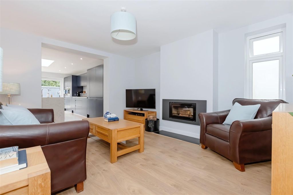 Additional image 8 of 3 bed flat for saleWallace Avenue, Worthing BN11