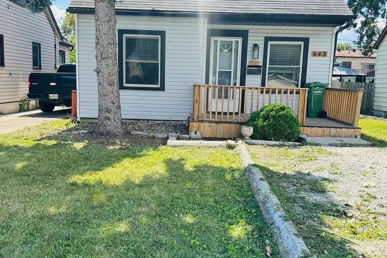 Additional image 14 of 643 Charles Street