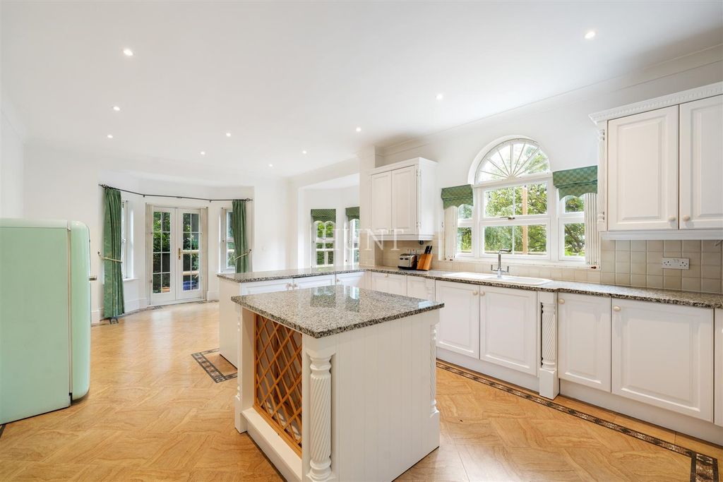 Additional image 7 of 6 bed detached house for saleRegents Drive, Repton Park, Woodford Green, Essex IG8