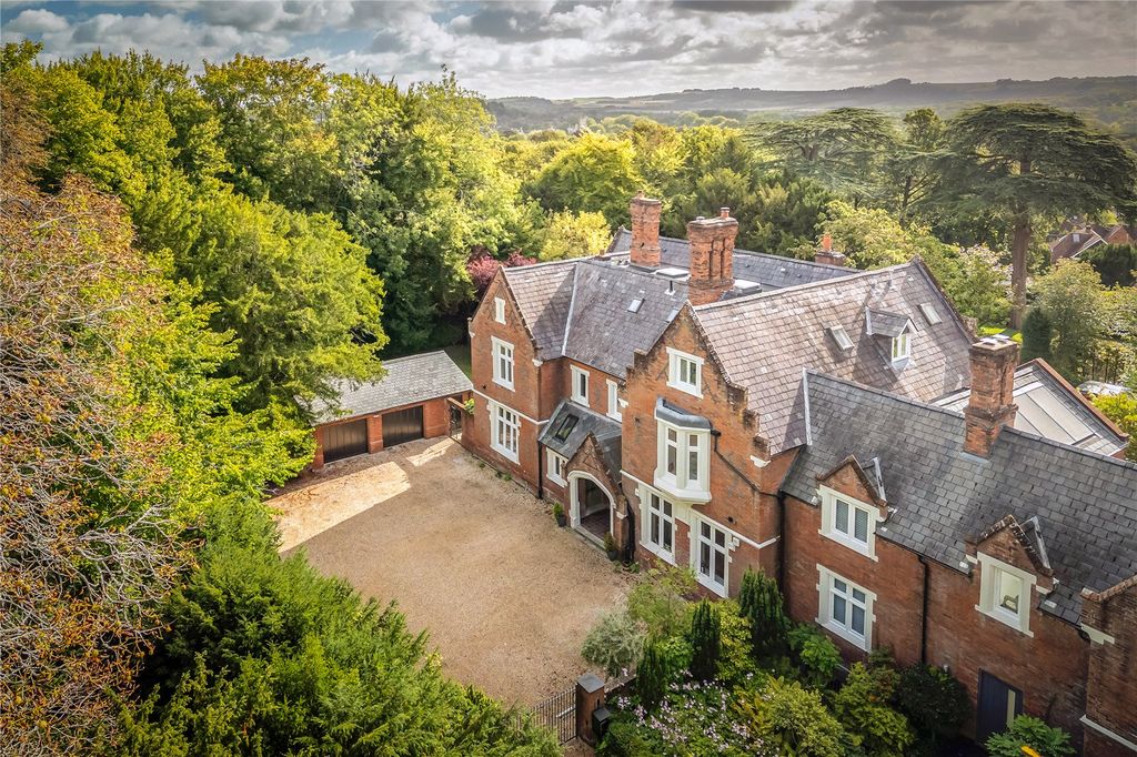 7 bed semi-detached house for saleSleepers Hill, Winchester, Hampshire SO22