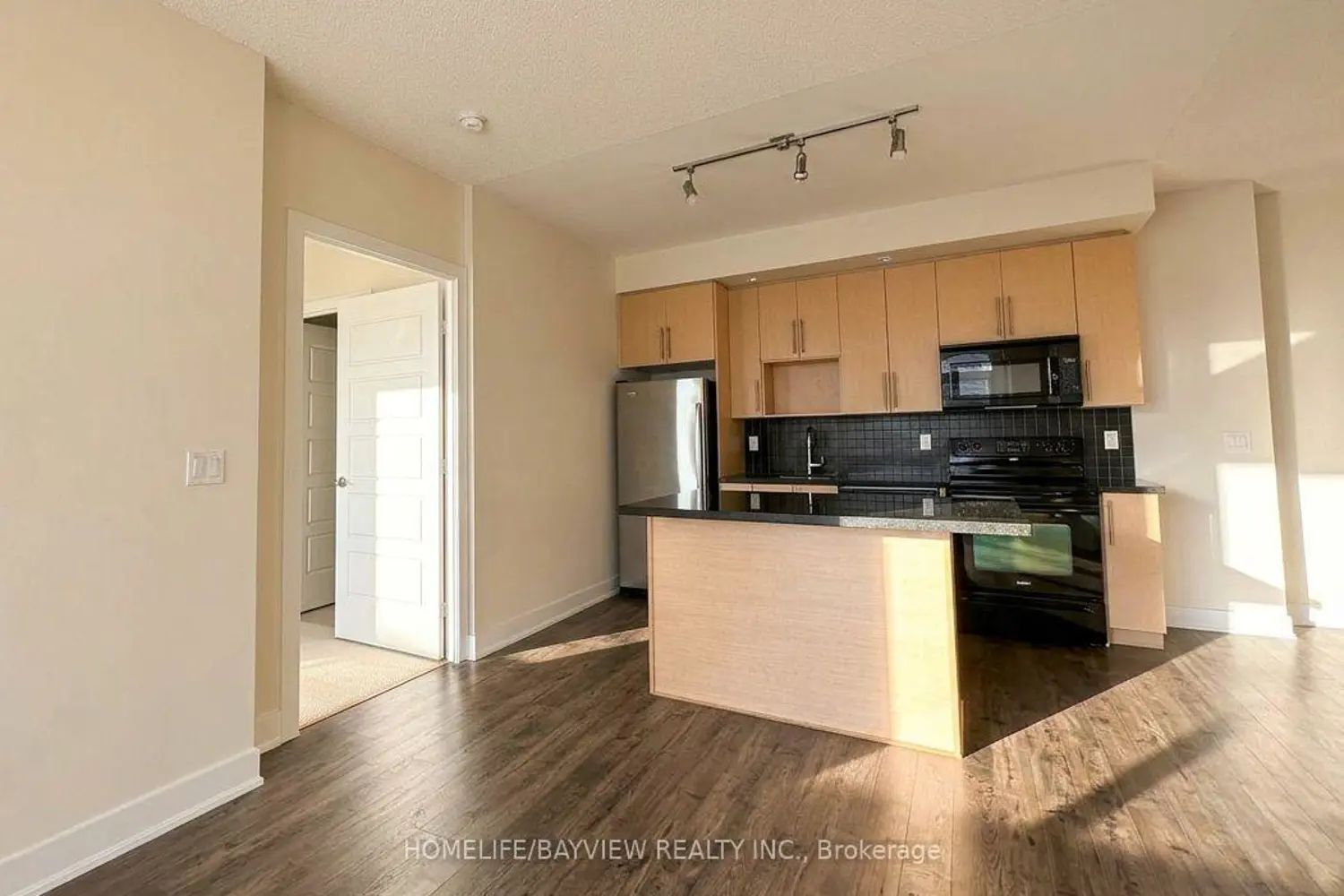 Additional image 3 of 28 Linden Street 605