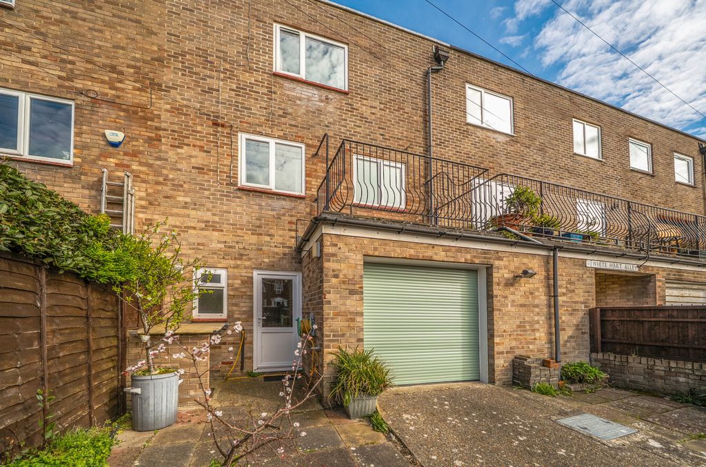 Additional image 13 of 4 bed detached house for saleOyster Street, Old Portsmouth, Hampshire PO1
