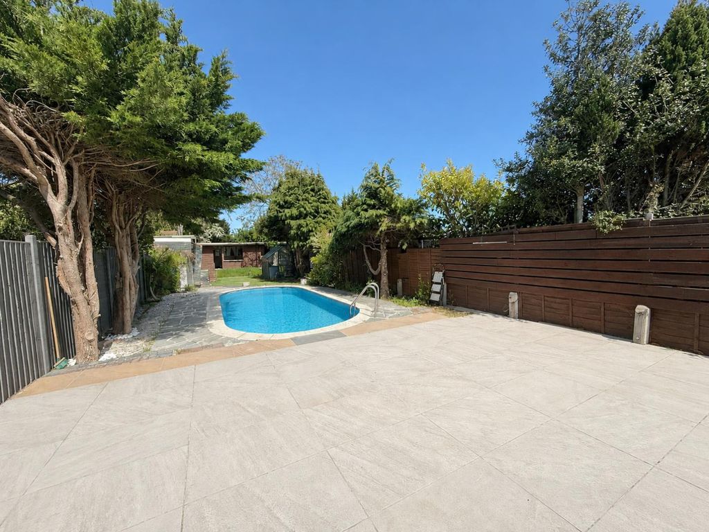 Additional image 3 of 5 bed detached bungalow for saleFeltham Hill Road, Ashford TW15
