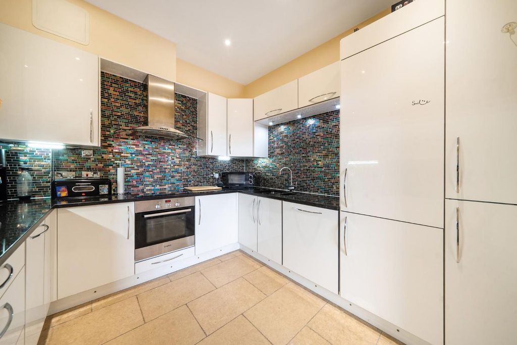 Additional image 17 of 2 bed flat for saleGunwharf Quays, Portsmouth PO1