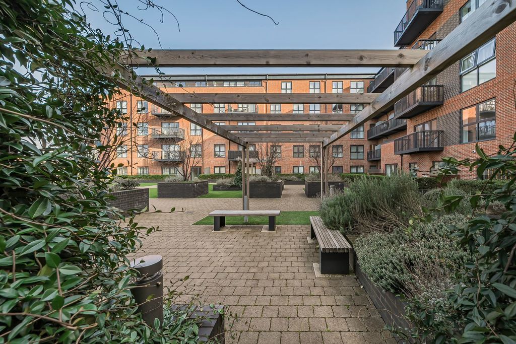 Additional image 18 of 2 bed flat for salePalmer Court, Pitcher Lane, Ashford TW15