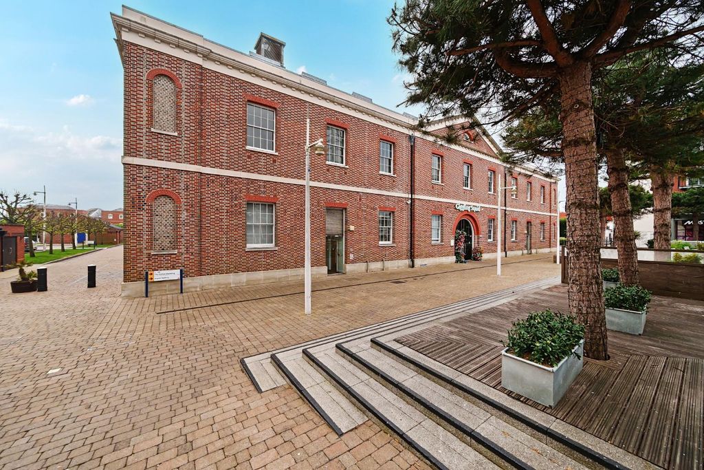 Additional image 20 of 2 bed flat for saleGunwharf Quays, Portsmouth PO1
