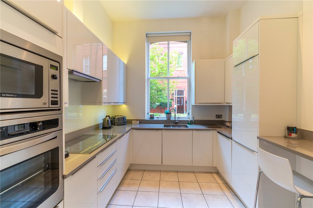 Additional image 10 of 2 bed flat for saleBrandesbury Square, Woodford Green IG8