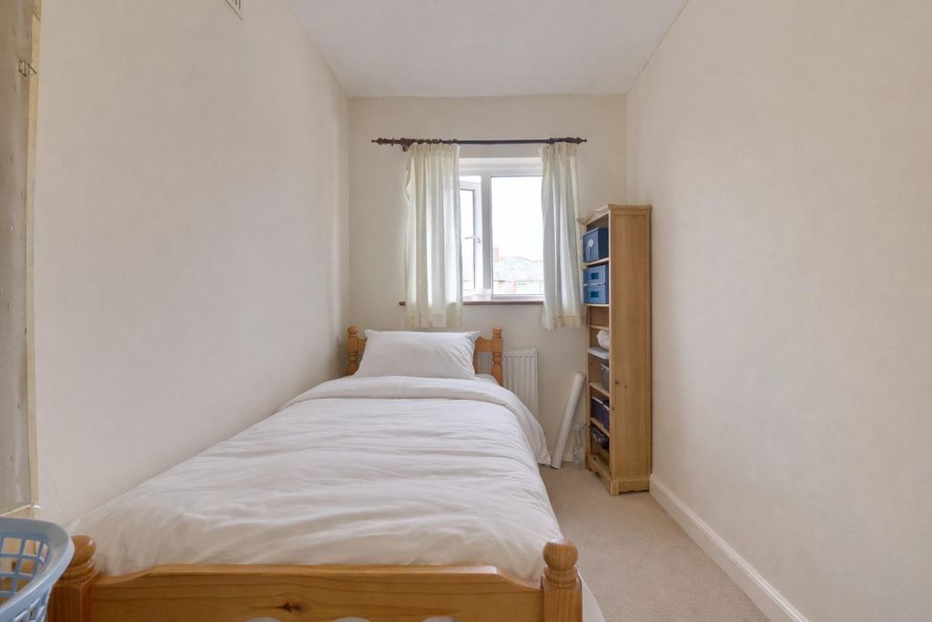 Additional image 11 of 3 bed semi-detached house for saleDeal Road, Portsmouth PO6
