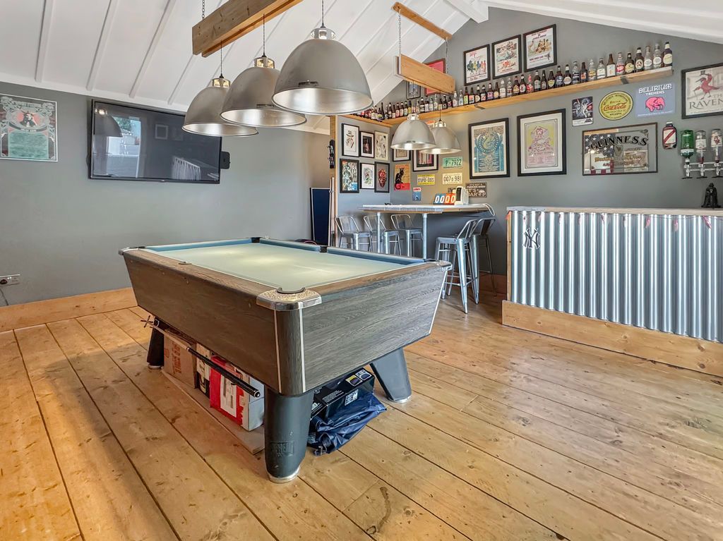 Additional image 27 of 4 bed detached house for saleClatterford Road, Newport PO30