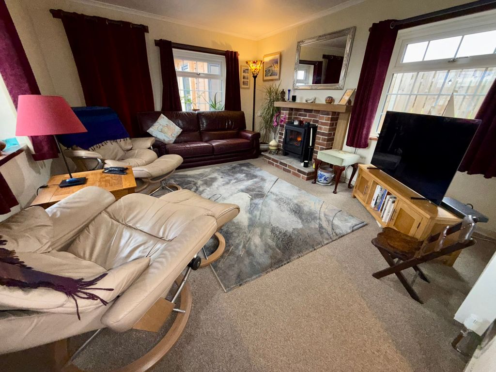 2 bed detached house for saleDevils Bridge SY23 photo 3