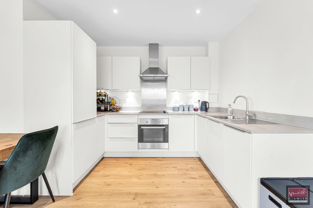 Additional image 7 of 2 bed flat for saleGatehouse Close, Ashford TW15