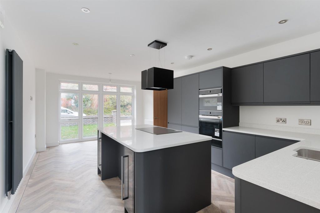 Additional image 6 of 5 bed detached house for saleSidmouth Avenue, Newcastle Under Lyme ST5
