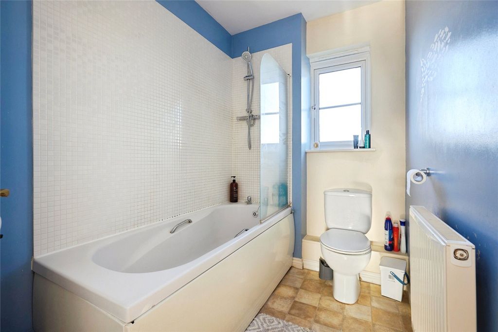 Additional image 7 of 2 bed flat for saleWren Place, Gillingham, Dorset SP8