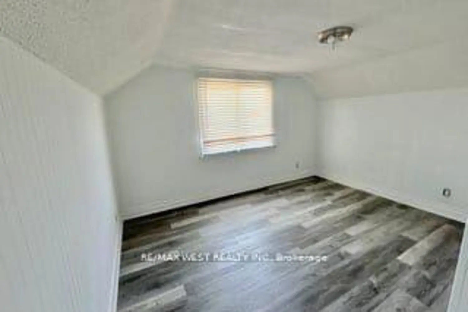 Additional image 5 of 643 Charles Street