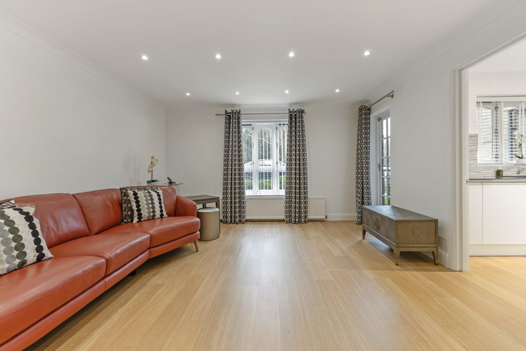 Additional image 4 of 2 bed flat for saleSheet Street, Windsor SL4