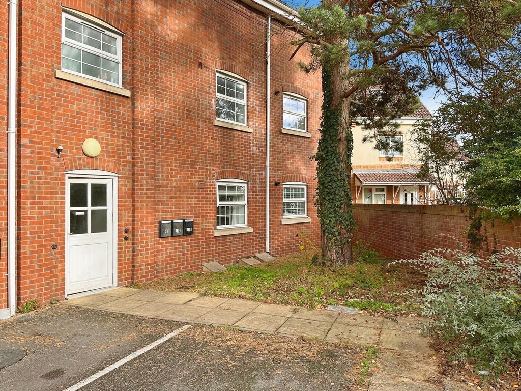 2 bed flat for saleDam Mill Close, Bilbrook, Wolverhampton WV8