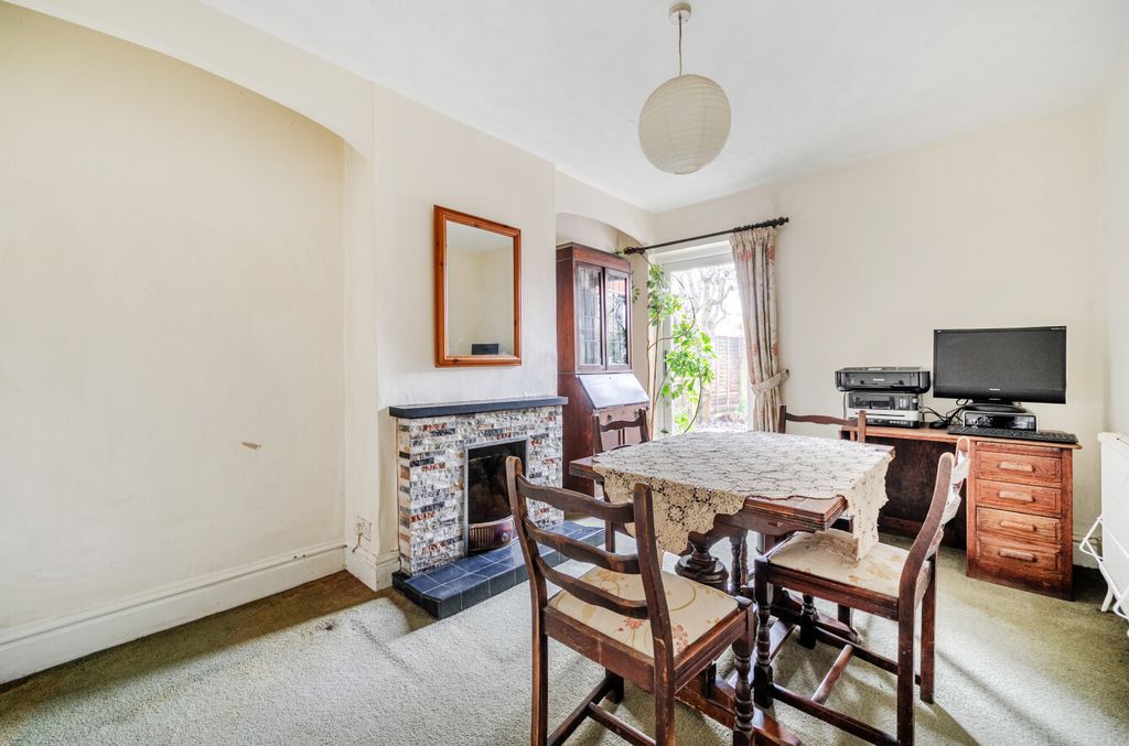 Additional image 6 of 3 bed semi-detached house for saleWescott Road, Wokingham, Berkshire RG40
