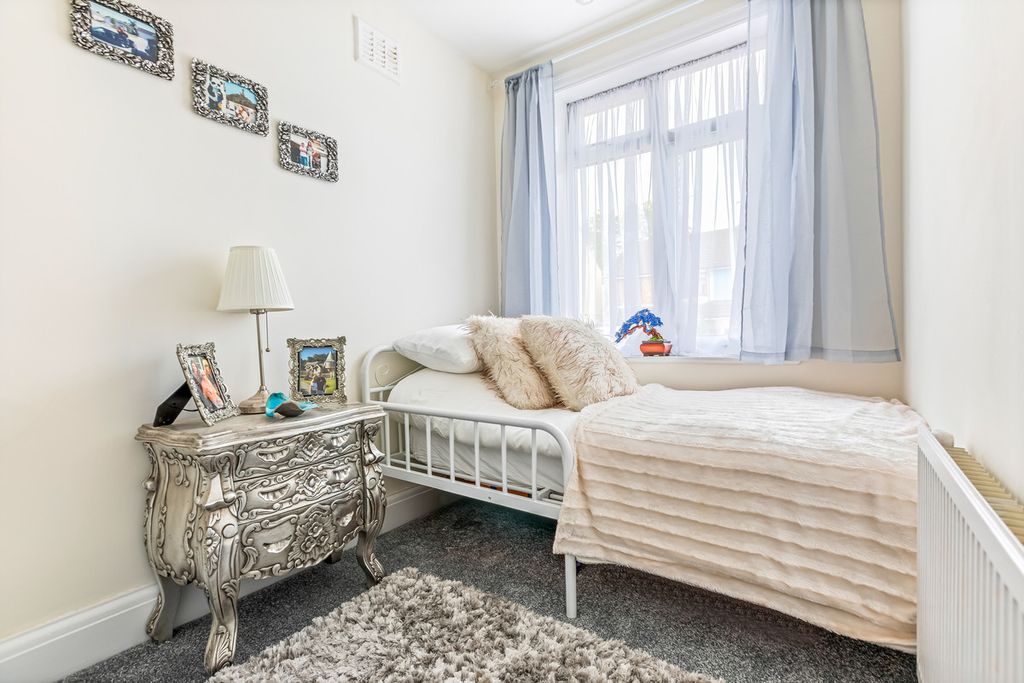Additional image 18 of 3 bed detached house for salePine Road, Glenfield LE3