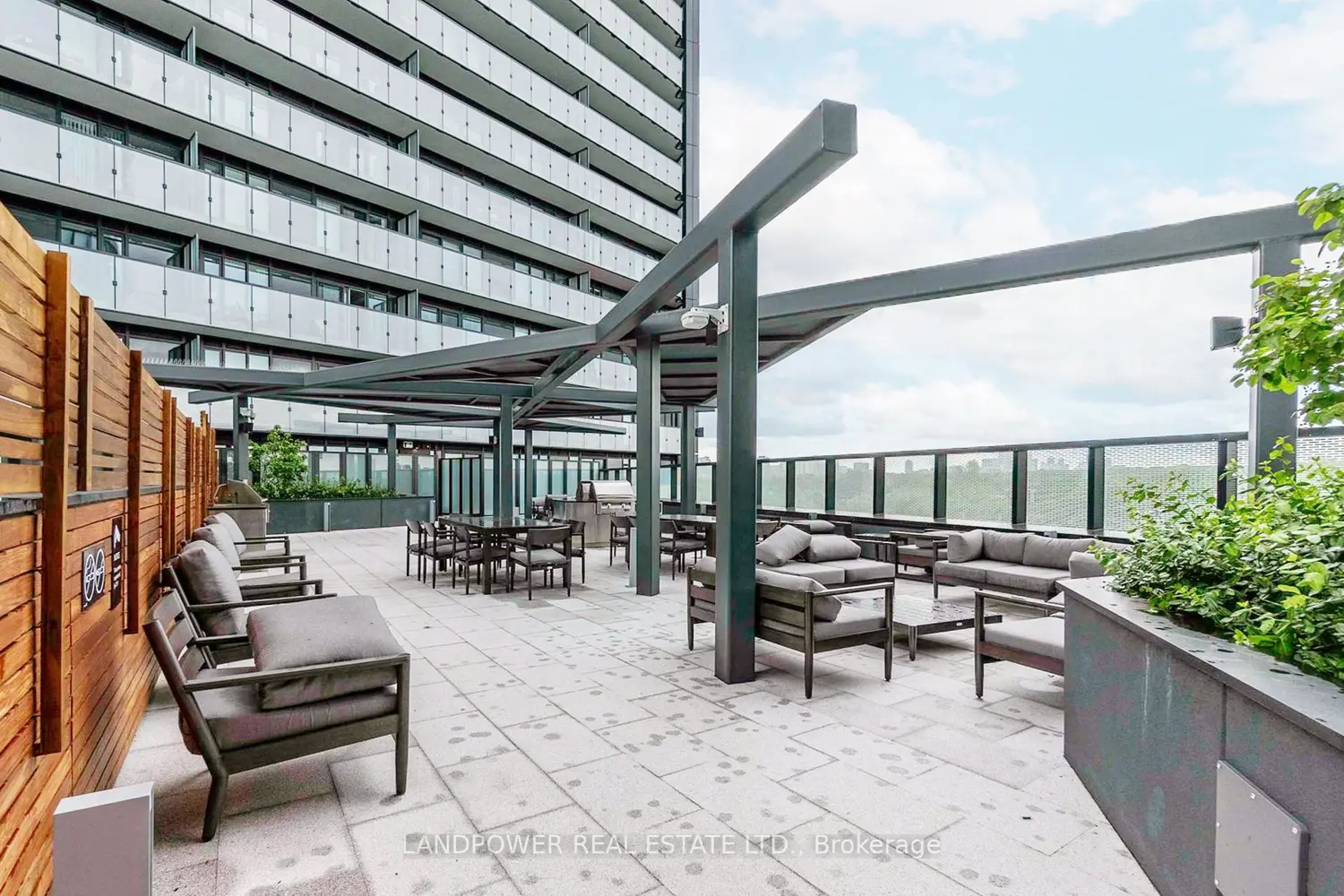 Additional image 7 of 585 Bloor Street 415