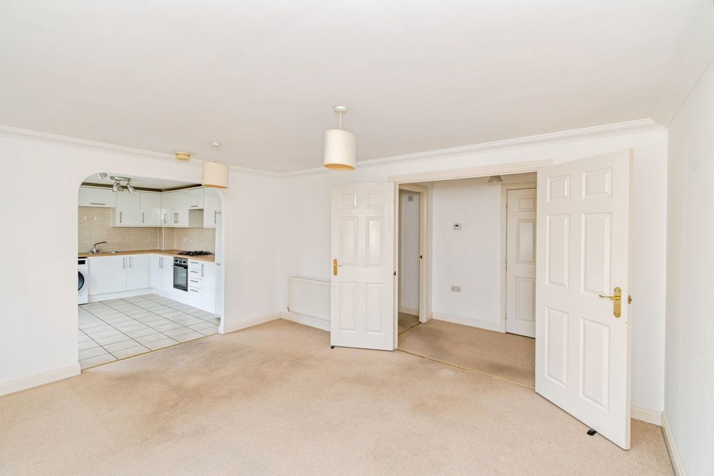Additional image 3 of 2 bed flat for saleMarshall Square, Banister Park, Southampton, Hampshire SO15