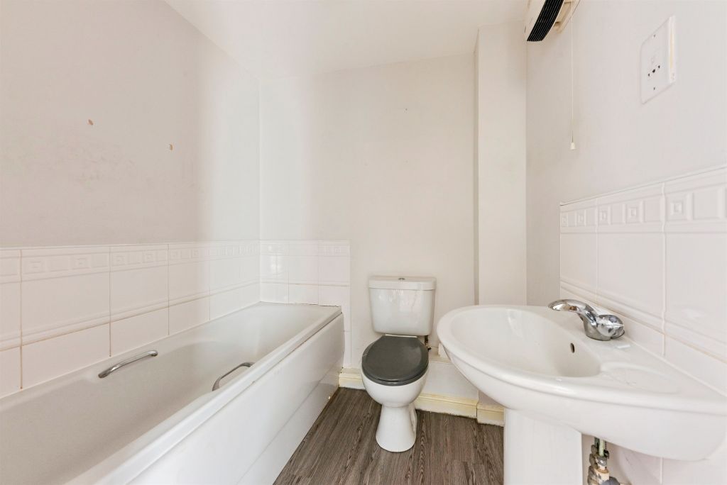 Additional image 10 of 2 bed flat for saleDexter Avenue, Grantham NG31