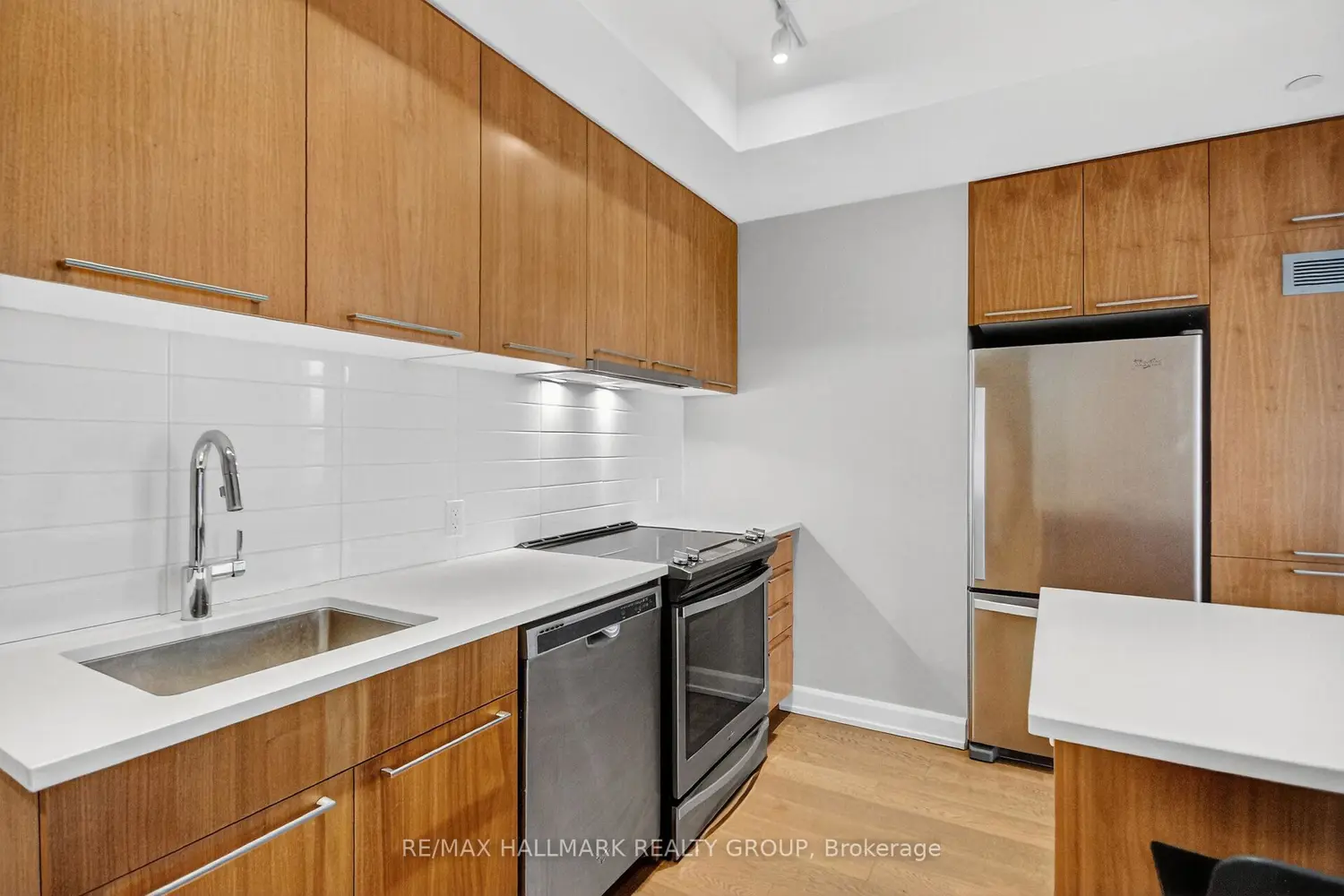 Additional image 8 of 10 Rosemount Avenue 503