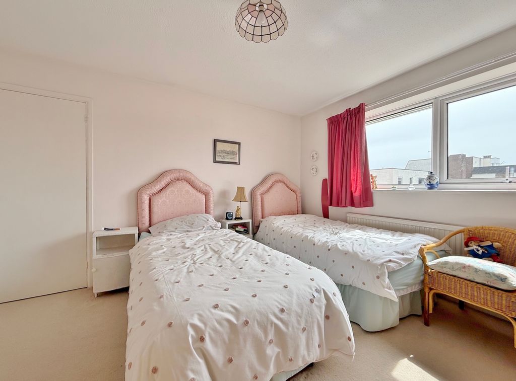 Additional image 4 of 3 bed semi-detached house for saleRegal Close, Cosham, Portsmouth PO6