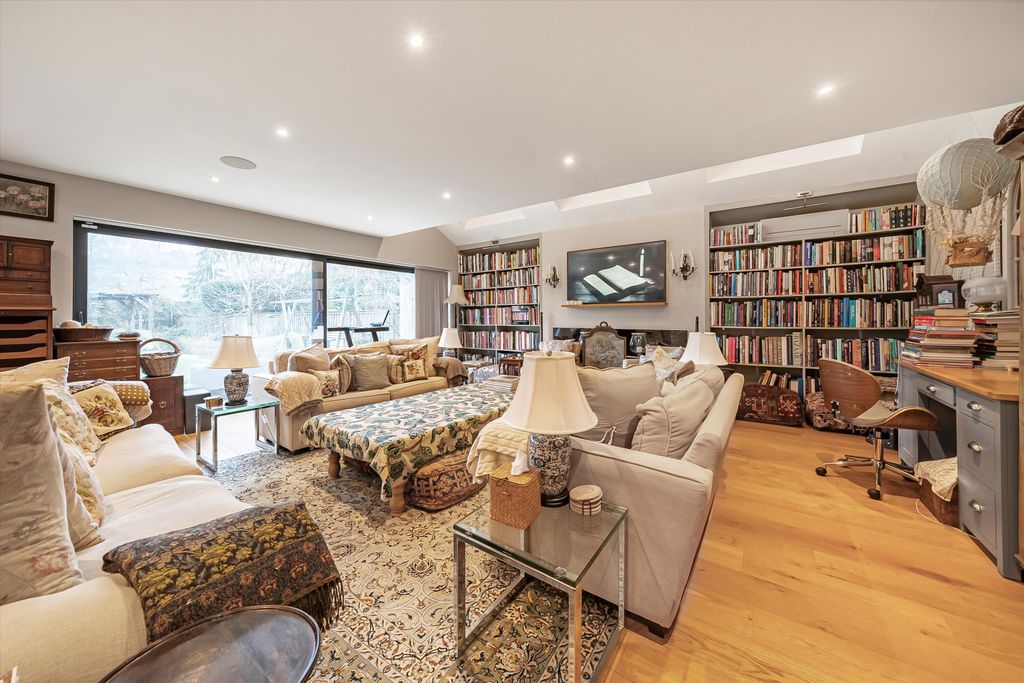 Additional image 5 of 6 bed detached house for saleCedar Heights, Richmond TW10