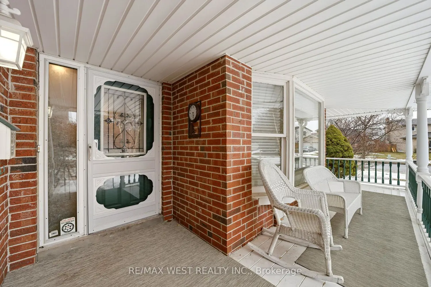 Additional image 2 of 690 Robertson Crescent