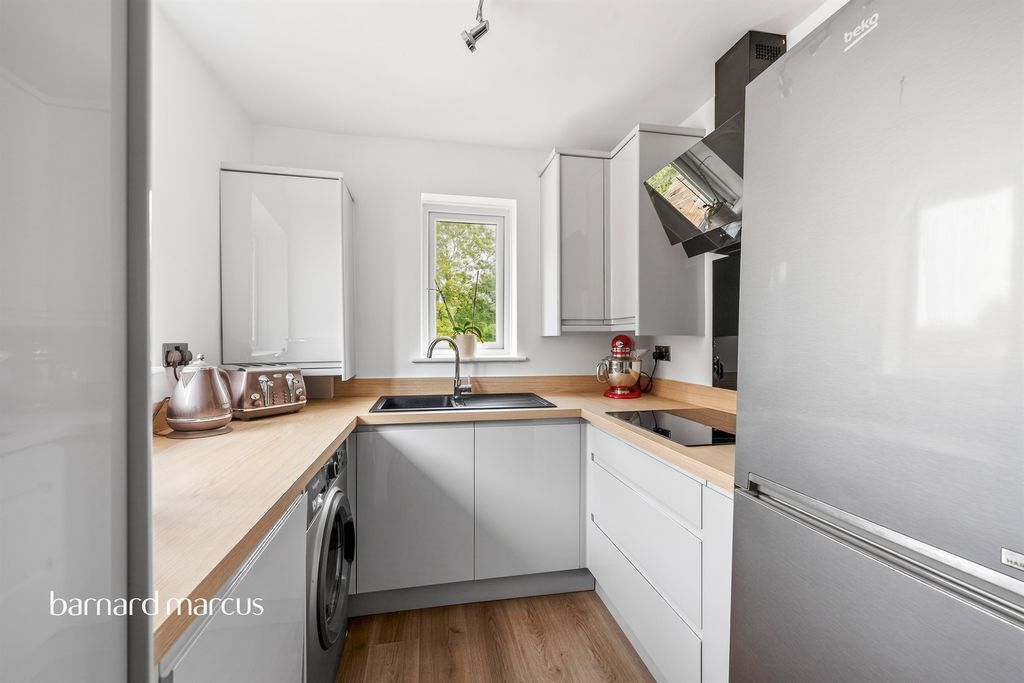Additional image 7 of 2 bed maisonette for saleArdrossan Gardens, Worcester Park KT4