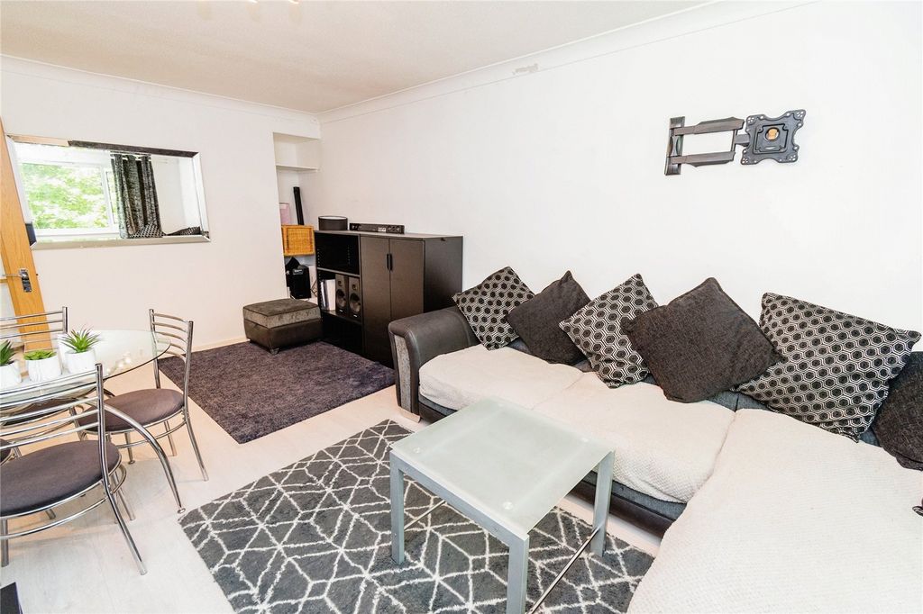 Additional image 3 of 2 bed flat for saleSilverdale Road, Southampton, Hampshire SO15