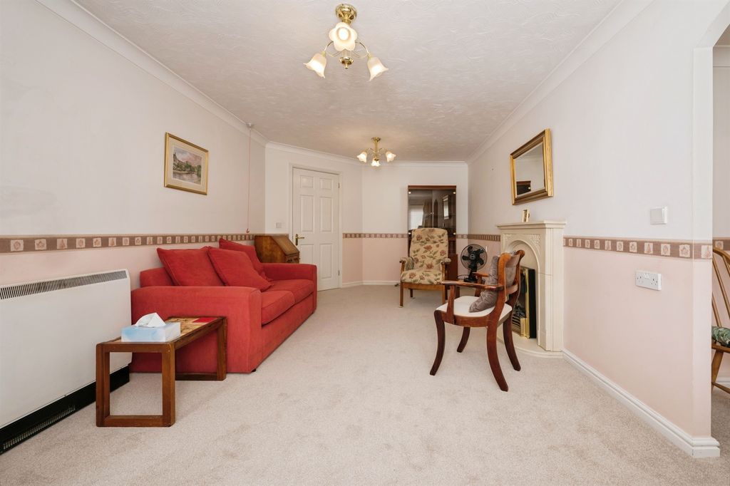 Additional image 8 of 1 bed flat for saleOakley Road, Southampton SO16