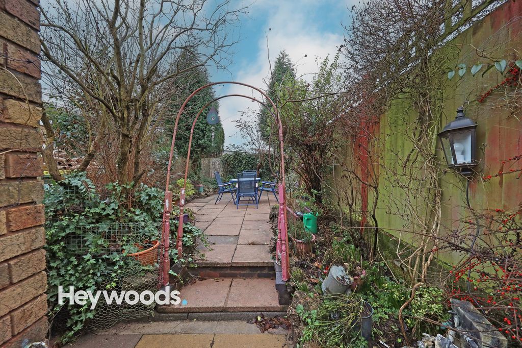 Additional image 36 of 2 bed flat for saleHanbridge Avenue, Bradwell, Newcastle Under Lyme ST5
