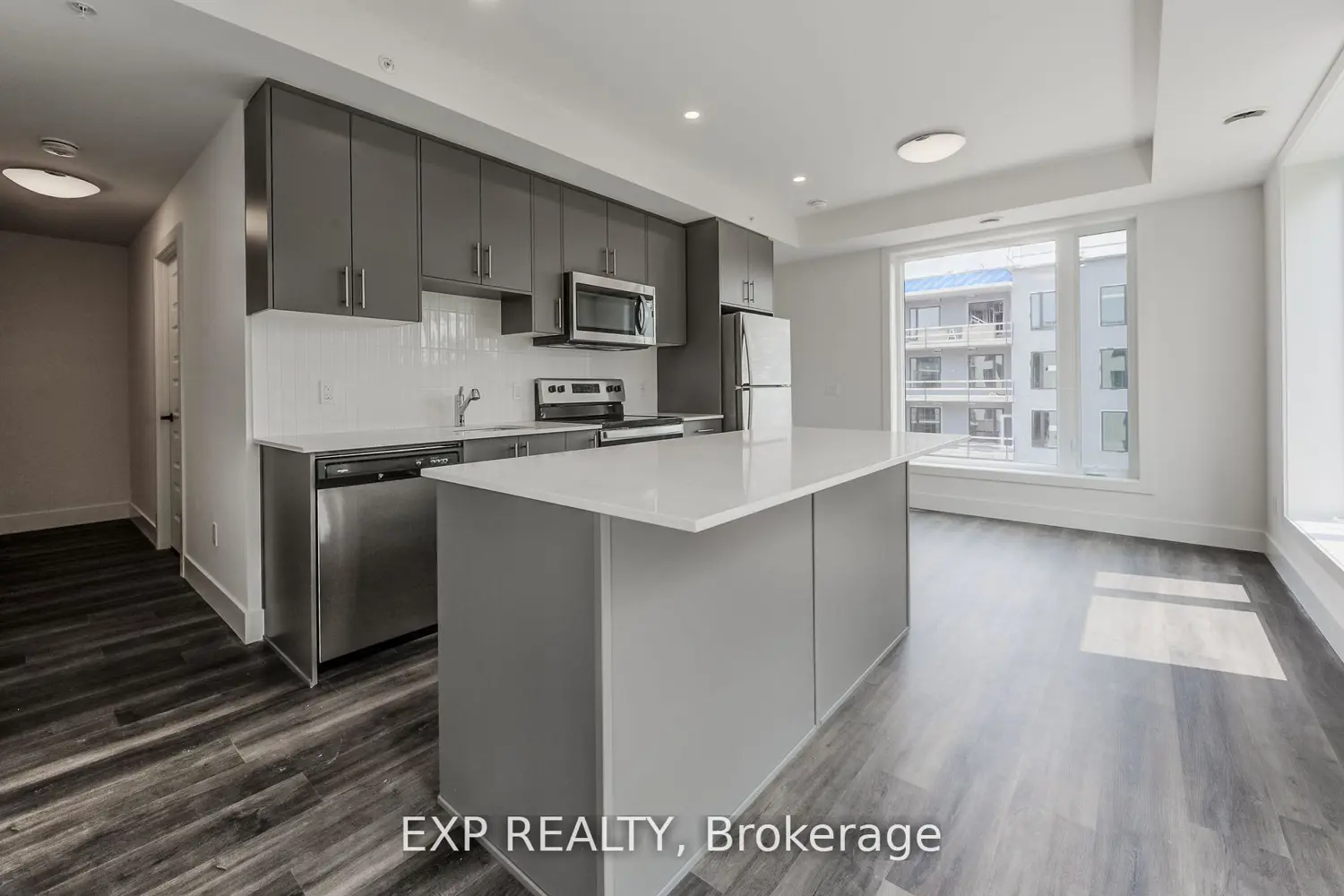 103 Roger Street 516 photo 2