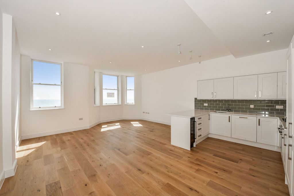 Additional image 3 of 3 bed flat for sale117 Marine Parade, Worthing, West Sussex BN11