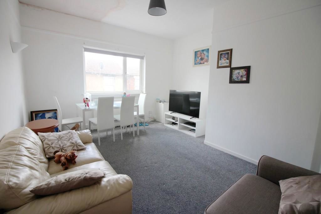 Additional image 2 of 2 bed flat for saleTwyford Avenue, Portsmouth PO2