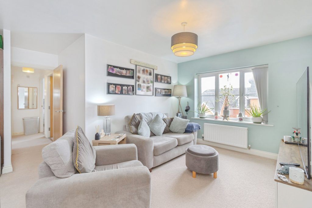2 bed flat for saleHavelock Gardens, Leicester LE4 photo 2