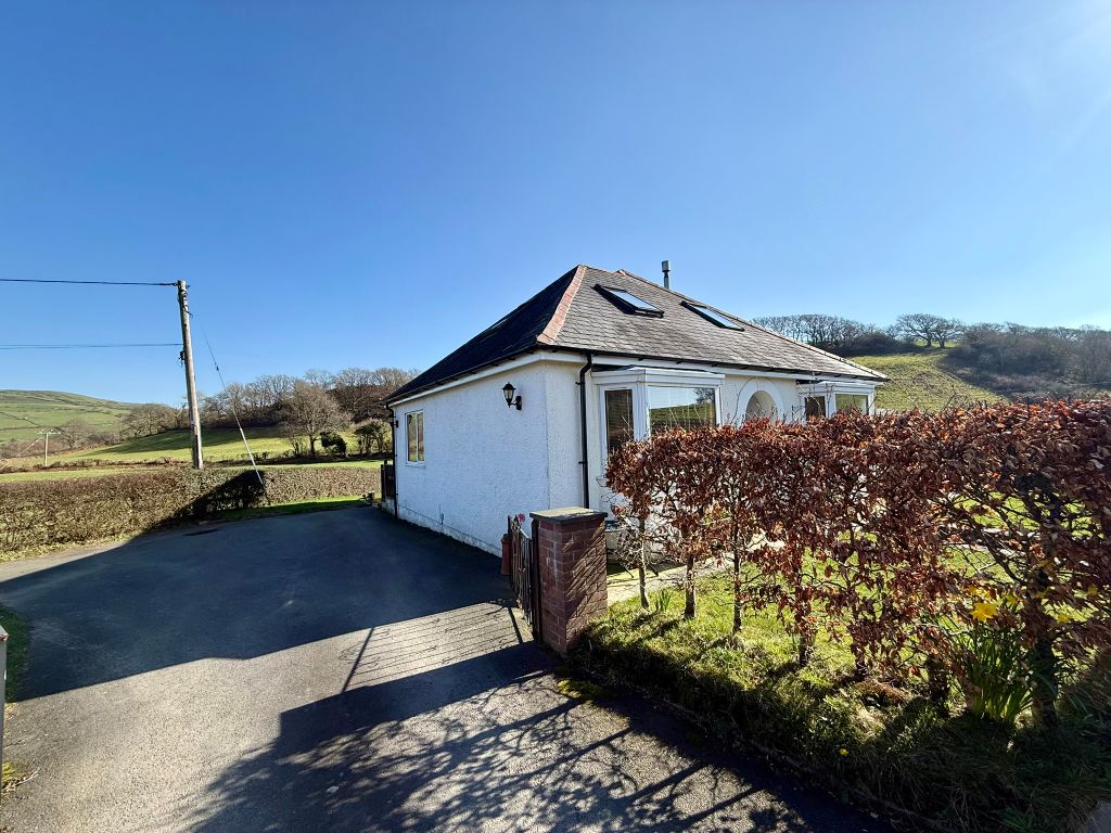 5 bed detached house for saleTalybont SY24