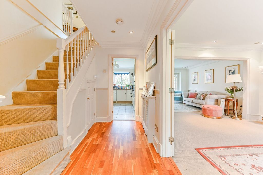 Additional image 11 of 5 bed detached house for saleRoyal Avenue, New Malden, Worcester Park KT4