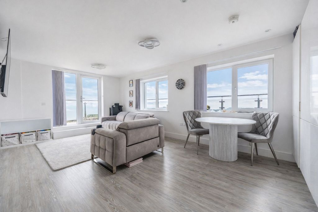 Additional image 11 of 3 bed flat for saleGranada House, Meridian Way, Southampton SO14