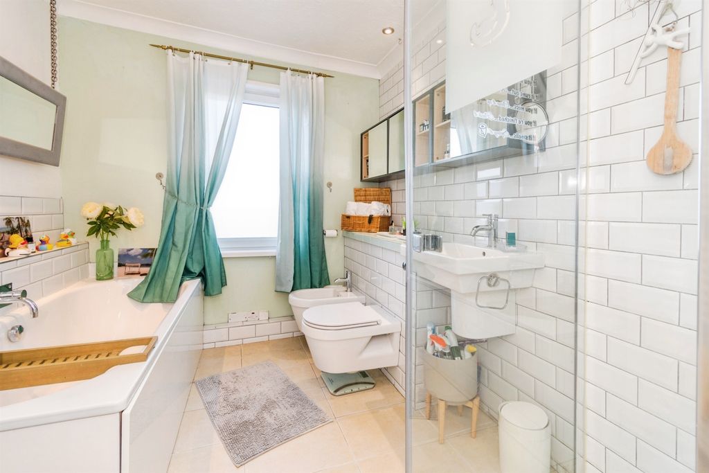 Additional image 10 of 2 bed semi-detached house for saleCollege Road, Southampton SO19