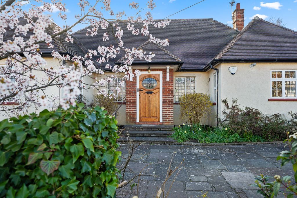 Additional image 4 of 3 bed detached house for saleKingsmead Avenue, Worcester Park KT4