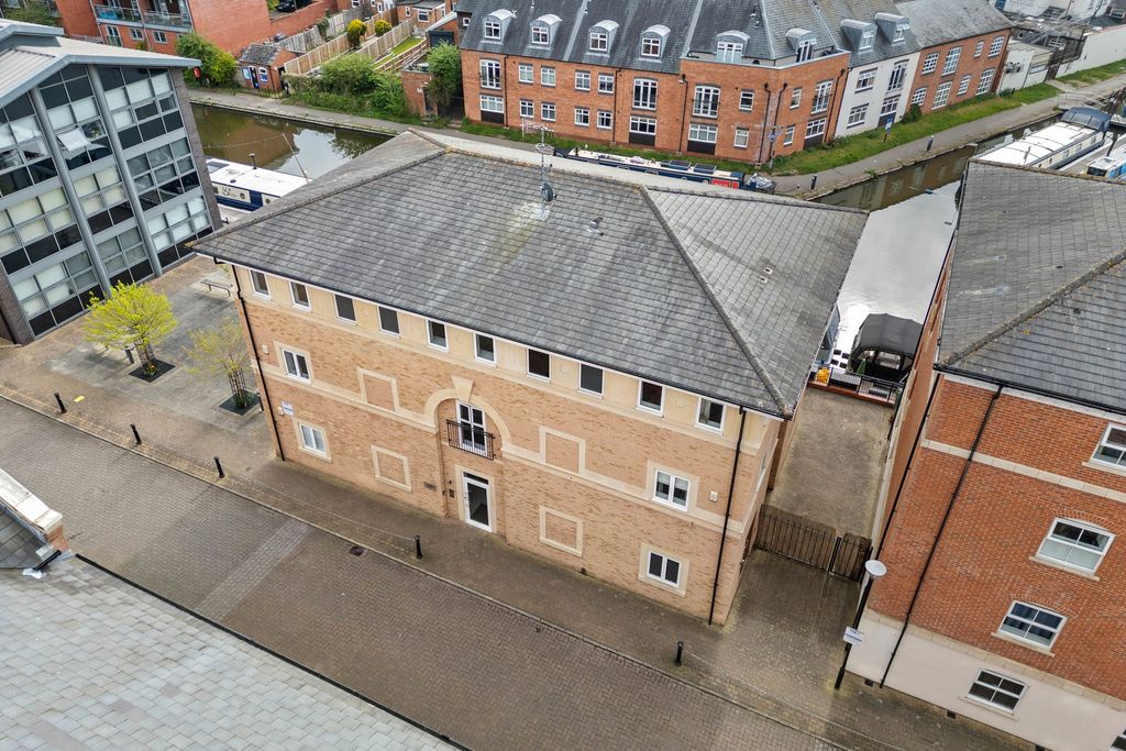 Additional image 15 of 2 bed flat for saleApartment 5, Armstrong House, Armstrong Drive, Diglis, Worcester. WR1